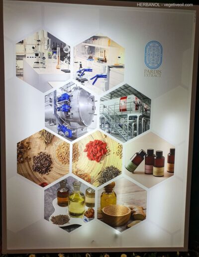 Pardis Extract exhibit highlighting natural product development at IranPharma 2024.